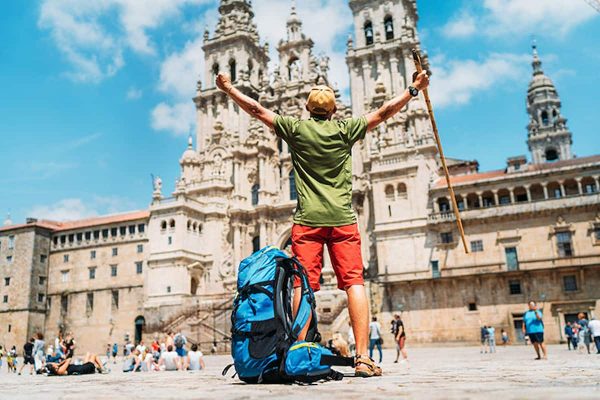 peregrino-camino-santiago-s1466843942